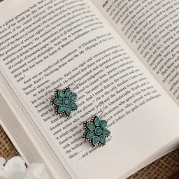 VENI Green Silver-Plated Contemporary Studs Earrings-picture-18