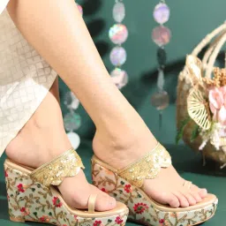 GLAM STORY Party Pop Ethnic Wedge Heels.-image-50