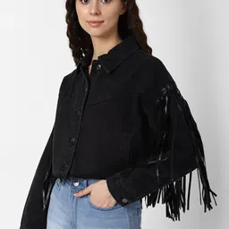 FOREVER 21 Women Black Washed Crop Denim Jacket image 3