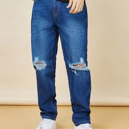 Styli Men High-Rise Mildly Distressed Regular Fit Cotton Denim Jeans-image-96