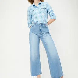 max Women Light Fade Jeans image 4