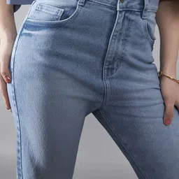 DOLCE CRUDO Women Wide Leg High-Rise Light Fade Stretchable Jeans image 4