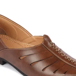 FAUSTO Men Textured Laser Cut Lightweight Mojaris image 3