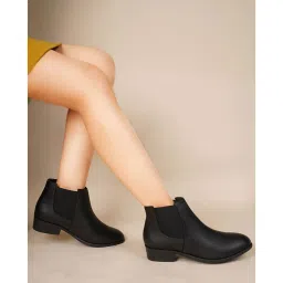 SHUZ TOUCH Black Solid Chelsea Boots image 1