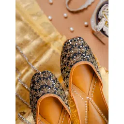 NR BY NIDHI RATHI Black Golden Handcrafted Leather Ethnic Juttis image 2