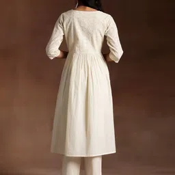 Libas Floral Yoke Design Empire Thread Work Pure Cotton Kurta with Trousers image 5