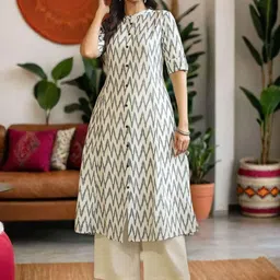 AMIRAS INDIAN ETHNIC WEAR Women Geometric Striped Sequinned Kurta-image-3