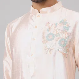 HILO DESIGN Floral Embroidered Straight Kurta image 2