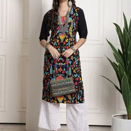 7Threads Women Ethnic Motifs Printed Floral Crepe Kurta image 5