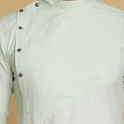 TAHVO Men Green Flared Sleeves Thread Work Kurta image 2