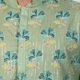 KISAH Men Green Floral Printed Thread Work Kurta image 2