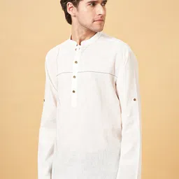 indus route by Pantaloons Men Mandarin Collar Roll Up Sleeves Kurta image 3