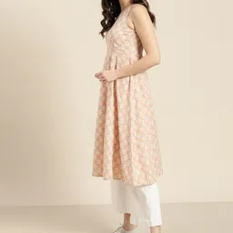 Shae by SASSAFRAS Women Peach-Coloured & White Printed A-Line Kurta image 5