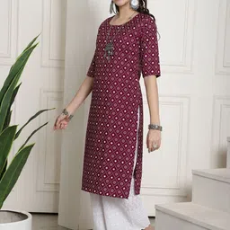 7Threads Women Ethnic Motifs Printed Floral Crepe Kurta image 5