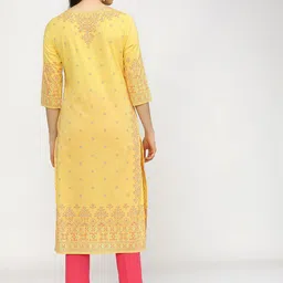 Vishudh Women Yellow Printed Mirror Work Kurta image 3