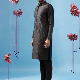 KISAH Floral Embroidered Mandarin Collar Kurta image 3