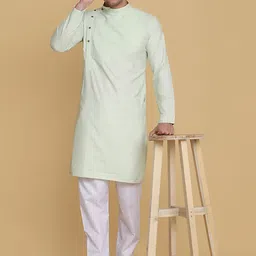 TAHVO Men Green Flared Sleeves Thread Work Kurta image 3