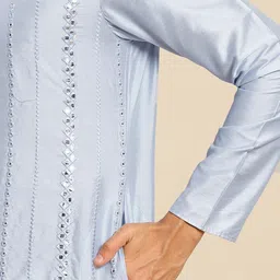 KISAH Men Blue Embellished Mirror Work Kurta image 5