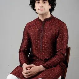 MAAHI FABS Maroon Cotton Printed Floral motifs Kurta image 2