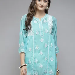 ADA Blue & White Ethnic Motifs Embroidered Chikankari Handloom Kurti With Slip-picture-2
