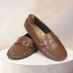 yoho Women Textured Comfort Insole Anti-Skid Sole Horsebit Loafers With Buckle Detail-picture-0