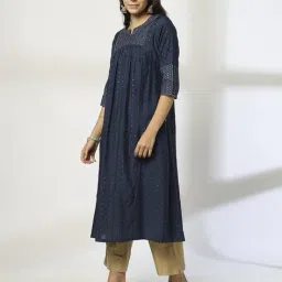 avaasa mix n' match Women Foil Print A-Line Kurta image 2