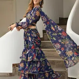 fusionic Women Floral Print Saree with Contrast Border image 2