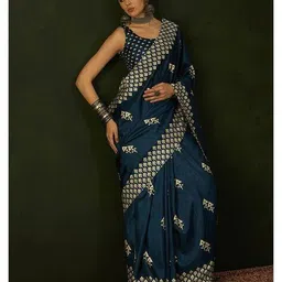 ri-wah Printed Saree with Contrast Border image 2