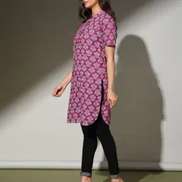 nyrika Women Floral Print Straight Kurta image 2