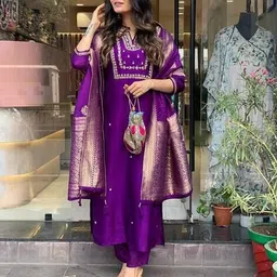 tanuka Women Embellished & Embroidery Straight Kurta Set image 2