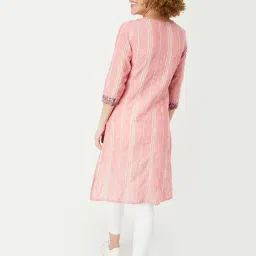 max Women Floral Print Straight Kurta image 2