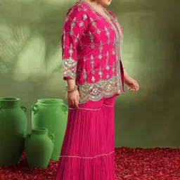 extra love by libas Women Floral Kurta Set image 2