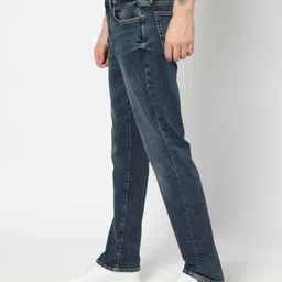 gap Men Thermoregulating Straight Fit Mid-Rise Jeans image 2