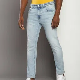 tommy hilfiger Men Austin Lightly Washed Slim Fit Jeans image 2