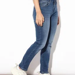 only Women Lightly Washed Slim Fit Jeans image 2