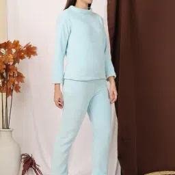 neudis Women Knitted Top & Pyjamas Set image 2