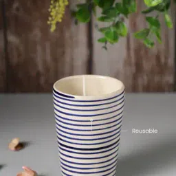 vareesha Cylindrical Ceramic Candle image 2