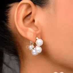 everstylish Women Plush Sesires Pearl Studded Hoop Earrings image 2