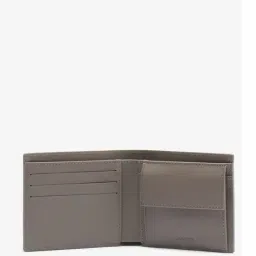 lacoste Men Bi-Folds Wallet image 2