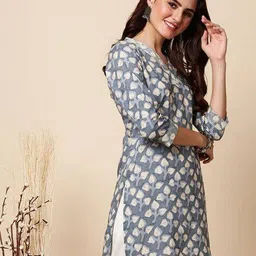 antaran Women Relaxed Fit Floral Print Tunic image 2