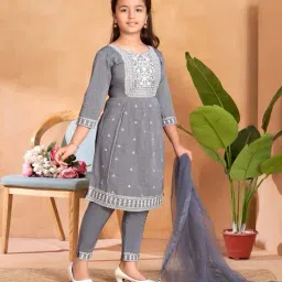 aarika girls ethnic Girls Embroidery Kurta with Bottomwear image 2