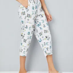 max Printed Straight Fit Capris image 2