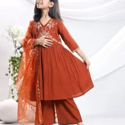 misbis Girls Embroidery Kurta Set image 2