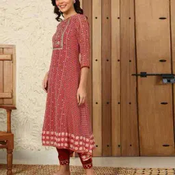 Women Printed Anarkali Kurta with Pants & Dupatta image 2