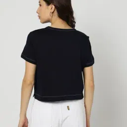 gap Women Relaxed Fit Crew-Neck T-Shirt image 3