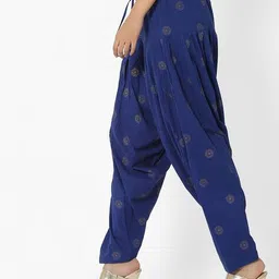 avaasa mix n' match Patiala Pants with Crushed Dupatta image 3