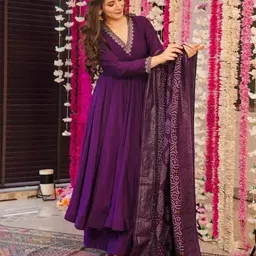 tanuka Women Embroidered Anarkali Kurta Set with Dupatta image 3