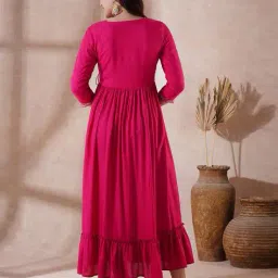 globus Women Embroidered Scalloped Neck Dress image 3