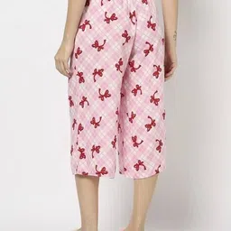 yousta Women Printed Relaxed Fit Capris image 3