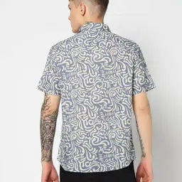 yousta Men Printed Regular Fit Shirt image 3